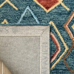 Edythe Geometric Hooked Rug - Safavieh -Home Textiles Store GUEST 14ed9d5e 829f 4262 b2d1 c671c280f42e