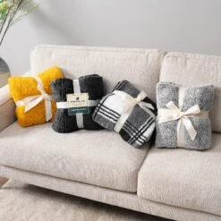 PAVILIA Plush Throw Blanket For Couch Bed, Faux Shearling Blanket And Throw For Sofa Home Decor 16 PAVILIA Plush Throw Blanket For Couch Bed, Faux Shearling Blanket And Throw For Sofa Home Decor -Home Textiles Store GUEST 20729314 47a4 42ec 8b70 ef16e9854e9e