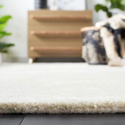 Soho SOH175 Hand Tufted Area Rug - Safavieh 4 Soho SOH175 Hand Tufted Area Rug - Safavieh - Image 2