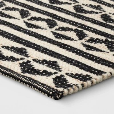 2'6"x4' Geometric Woven Accent Rug Black - Project 62™ 4 2'6"x4' Geometric Woven Accent Rug Black - Project 62™ - Image 2