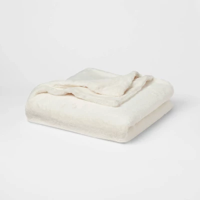 60"x80" Lush Faux Fur Bed Throw - Threshold™ 6 60"x80" Lush Faux Fur Bed Throw - Threshold™ - Image 4