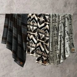 Wrangler Knockin Boots Green Throw Blanket -Home Textiles Store GUEST 41e01444 22b2 4e4f 9ab4 8852888ee27d