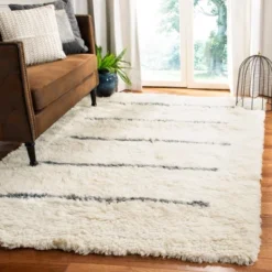 Kenya KNY750 Hand Knotted Global Area Rug - Safavieh