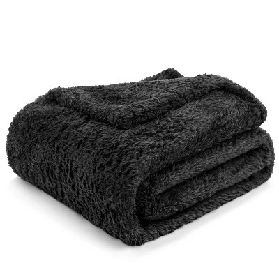PAVILIA Plush Throw Blanket For Couch Bed, Faux Shearling Blanket And Throw For Sofa Home Decor 3 PAVILIA Plush Throw Blanket For Couch Bed, Faux Shearling Blanket And Throw For Sofa Home Decor