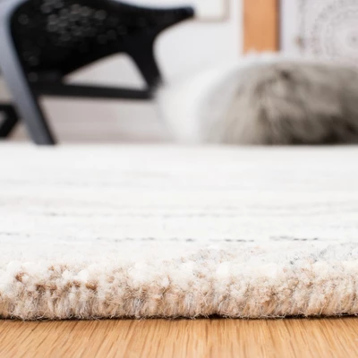 Metro MET505 Hand Tufted Area Rug - Safavieh 4 Metro MET505 Hand Tufted Area Rug - Safavieh - Image 2