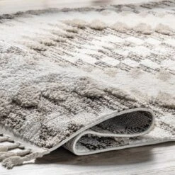 NuLOOM Adelade Aztec High Low Shaggy Tassel Area Rug -Home Textiles Store GUEST 5b980c1c 3361 4df7 be86 4fe7b633453b