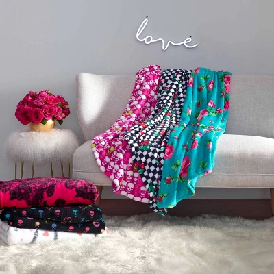 Paris Love Reversible Throw Blanket Pink - Betseyville 4 Paris Love Reversible Throw Blanket Pink - Betseyville - Image 2