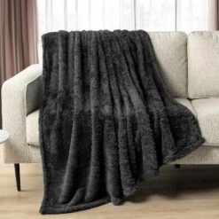 PAVILIA Plush Throw Blanket For Couch Bed, Faux Shearling Blanket And Throw For Sofa Home Decor 11 PAVILIA Plush Throw Blanket For Couch Bed, Faux Shearling Blanket And Throw For Sofa Home Decor -Home Textiles Store GUEST 7626e818 469c 42e3 950d 1c0402a3dee6