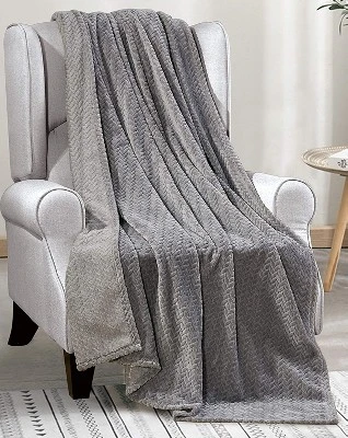 Oversized Super Cozy And Extra Heavy Chevron Braided Blanket (50" X 70") 7 Oversized Super Cozy And Extra Heavy Chevron Braided Blanket (50" X 70") - Image 5