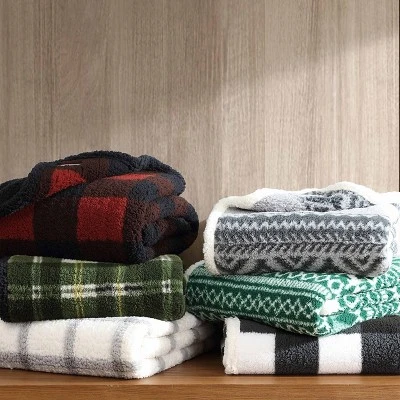 50"x60" Trailhead Plaid Reversible Throw Blanket Green - Eddie Bauer 4 50"x60" Trailhead Plaid Reversible Throw Blanket Green - Eddie Bauer - Image 2