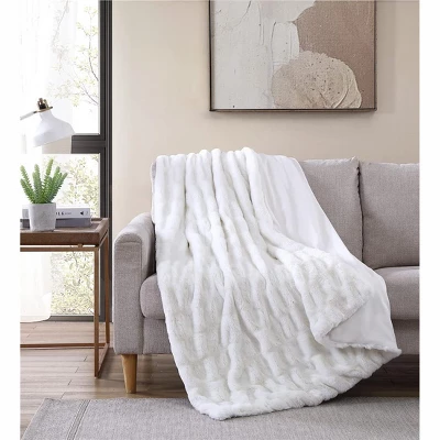 The Nesting Company Juniper Luxurious Feeling Faux Fur Throw Blanket 50" X 70" 5 The Nesting Company Juniper Luxurious Feeling Faux Fur Throw Blanket 50" X 70" - Image 3
