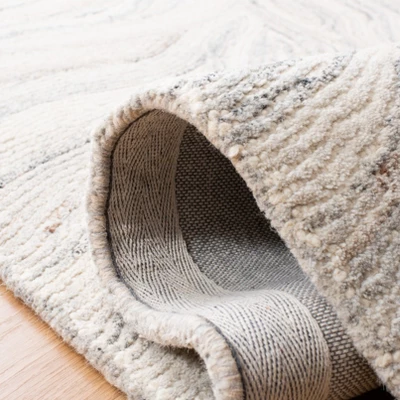 Metro MET505 Hand Tufted Area Rug - Safavieh 5 Metro MET505 Hand Tufted Area Rug - Safavieh - Image 3