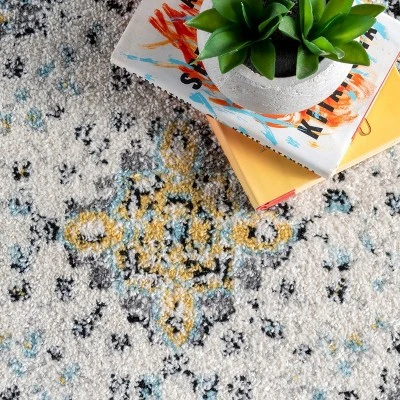 Verona Vintage Persian Style Area Rug - NuLOOM 8 Verona Vintage Persian Style Area Rug - NuLOOM - Image 6