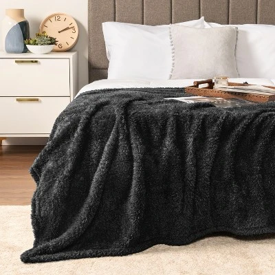 PAVILIA Plush Throw Blanket For Couch Bed, Faux Shearling Blanket And Throw For Sofa Home Decor 7 PAVILIA Plush Throw Blanket For Couch Bed, Faux Shearling Blanket And Throw For Sofa Home Decor - Image 5